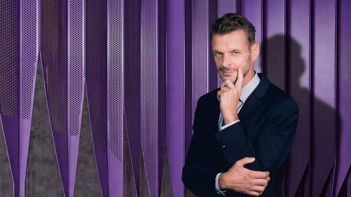 Florian Schroeder moderiert in Kürze im ZDF das „JOURNAL DELUXE“. (Bild: ZDF / Thomas Kierok)