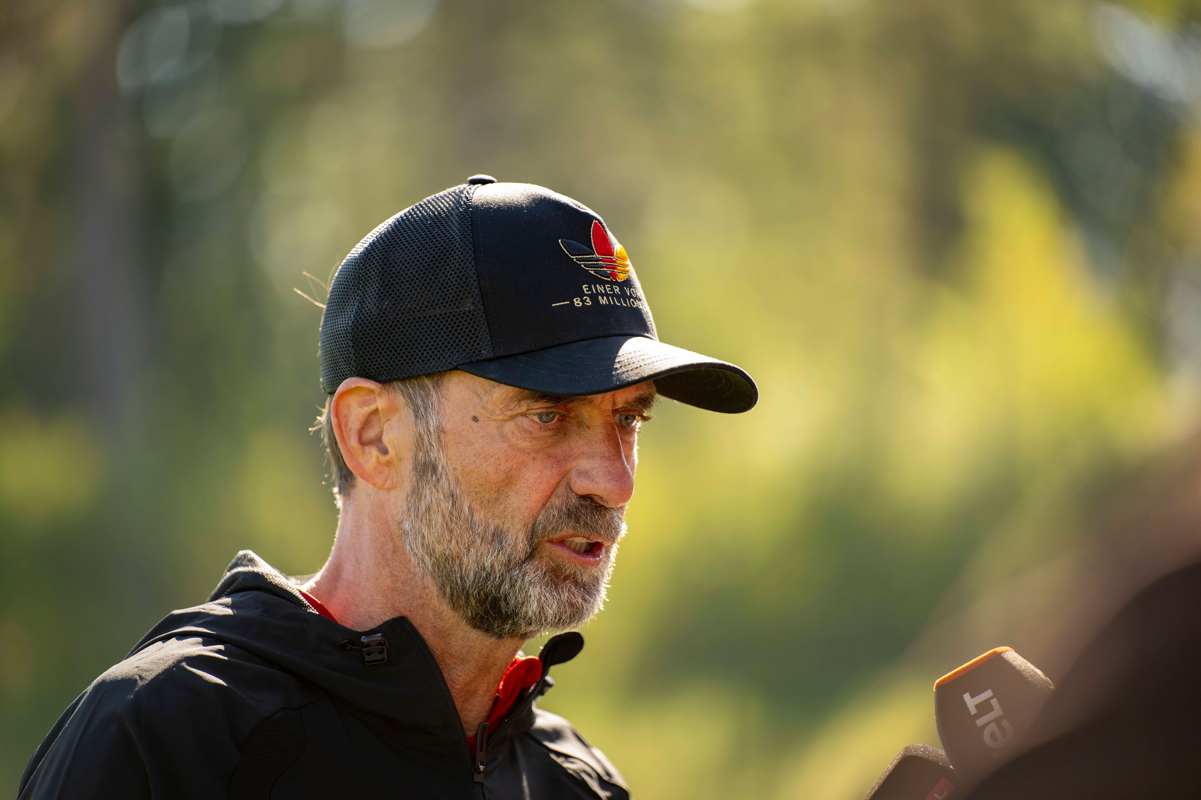 Jürgen Klopp mit Kappe