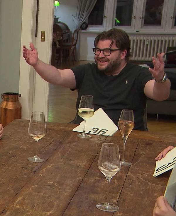 Gregor (41) will seinen Mitgewinner Noah (19) „adoptieren“. (Bild: RTL)