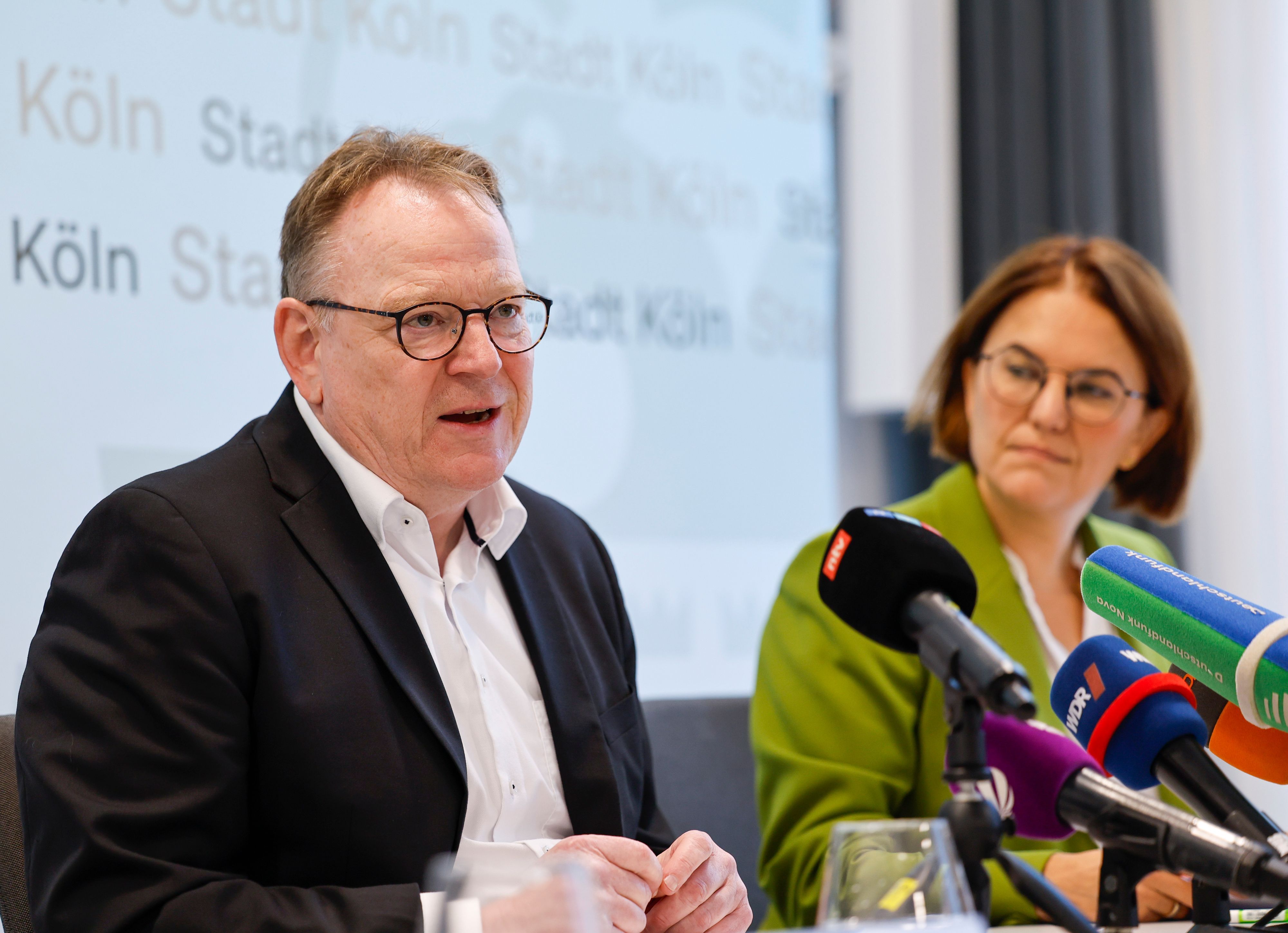 25.09.2026, Köln:
Torsten Burmester Oberbürgermeister der Stadt Köln spricht während der Pressekonferenz.
Die Stadt Köln legt ihre Ergebnisse zur Prüfung der sogenannten „Coesfelder Liste“ vor.
Foto: Thomas Banneyer