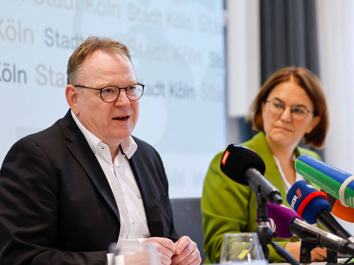 25.09.2026, Köln:
Torsten Burmester Oberbürgermeister der Stadt Köln spricht während der Pressekonferenz.
Die Stadt Köln legt ihre Ergebnisse zur Prüfung der sogenannten „Coesfelder Liste“ vor.
Foto: Thomas Banneyer