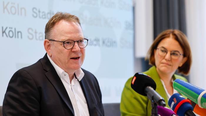 25.09.2026, Köln:
Torsten Burmester Oberbürgermeister der Stadt Köln spricht während der Pressekonferenz.
Die Stadt Köln legt ihre Ergebnisse zur Prüfung der sogenannten „Coesfelder Liste“ vor.
Foto: Thomas Banneyer