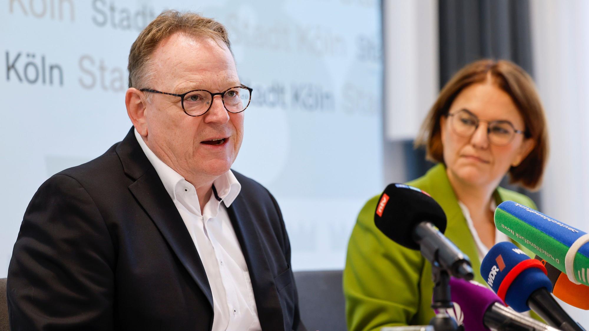 25.09.2026, Köln:
Torsten Burmester Oberbürgermeister der Stadt Köln spricht während der Pressekonferenz.
Die Stadt Köln legt ihre Ergebnisse zur Prüfung der sogenannten „Coesfelder Liste“ vor.
Foto: Thomas Banneyer