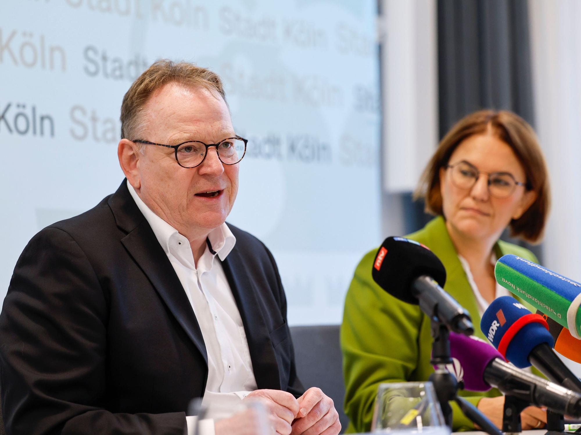 Die angeschlagene Warenhauskette Galeria hat erneut Insolvenz beantragt. Für Kölns OB Torsten Brumester eine „sehr schlechte Nachricht“.