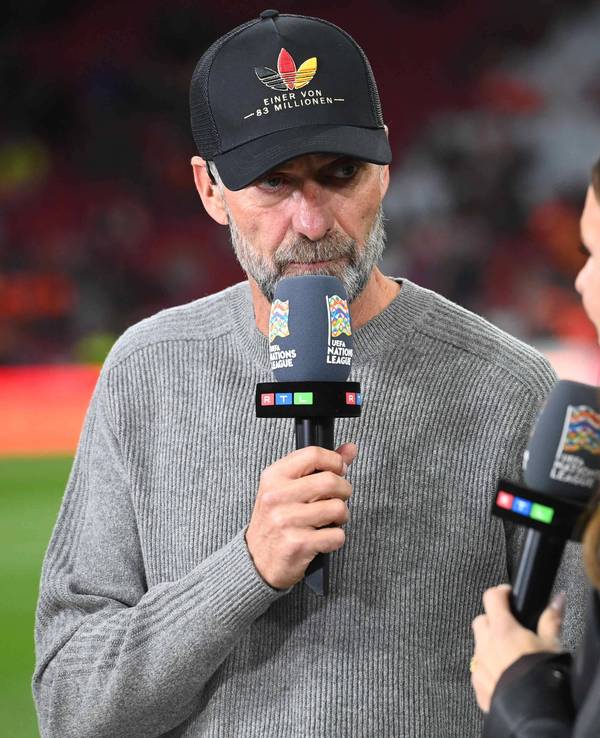 Jürgen Klopp im Interview mit RTL-Moderatorin Laura Wontorra.