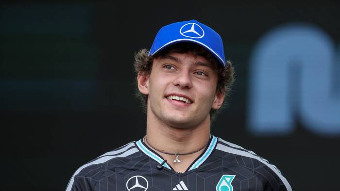 25.09.2026. Azerbaijan. Baku. Mercedes -AMG PETRONAS Formula One Team driver Kimi Antonelli at a meeting with fans at the Formula 1 Azerbaijan Grand Prix in Baku. Alexey Belkin/NEWS.ru BelkinxAlexey