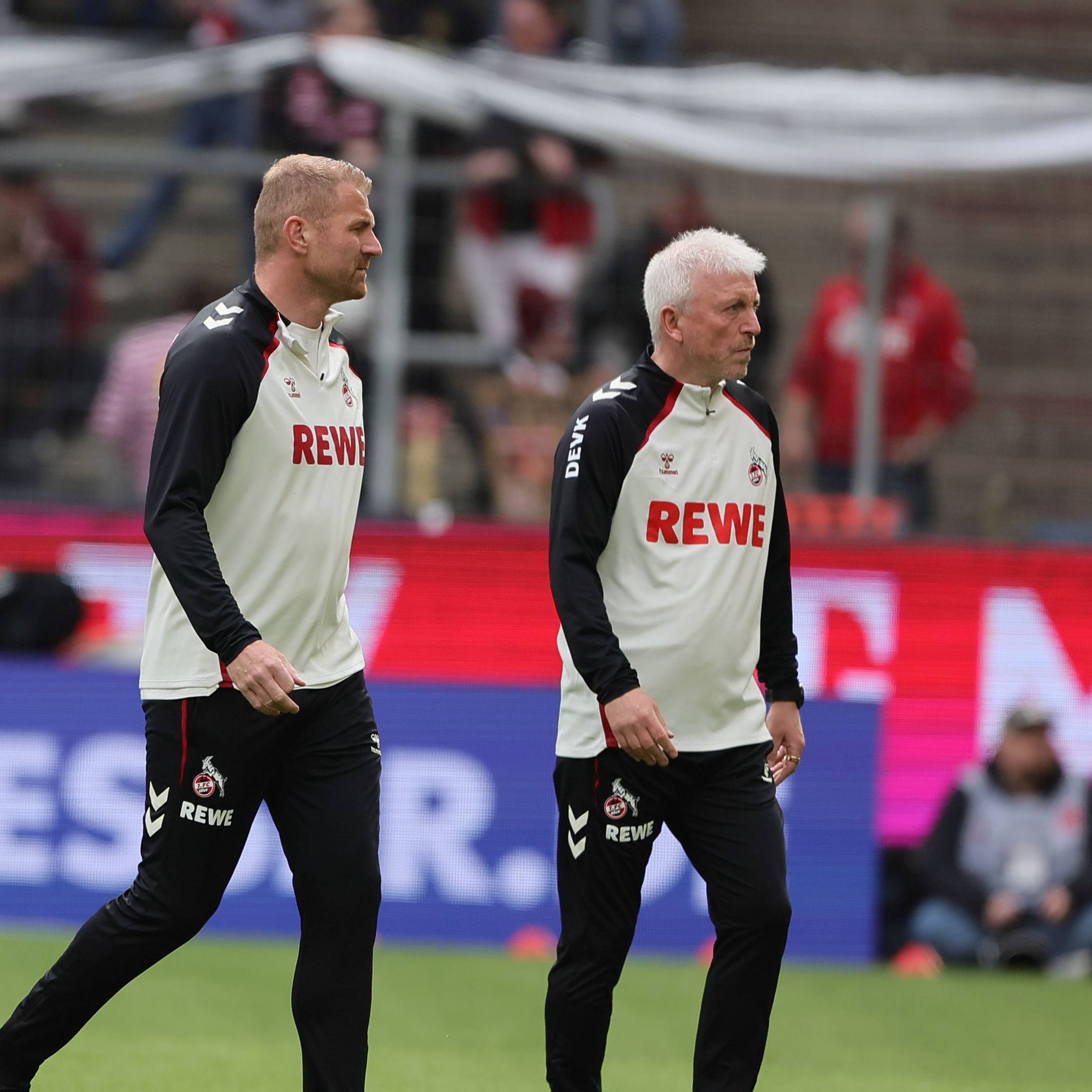 Max Weuthen, Lukas Sinkiewicz und Armin Reutershahn beim Spiel gegen Heidenheim.