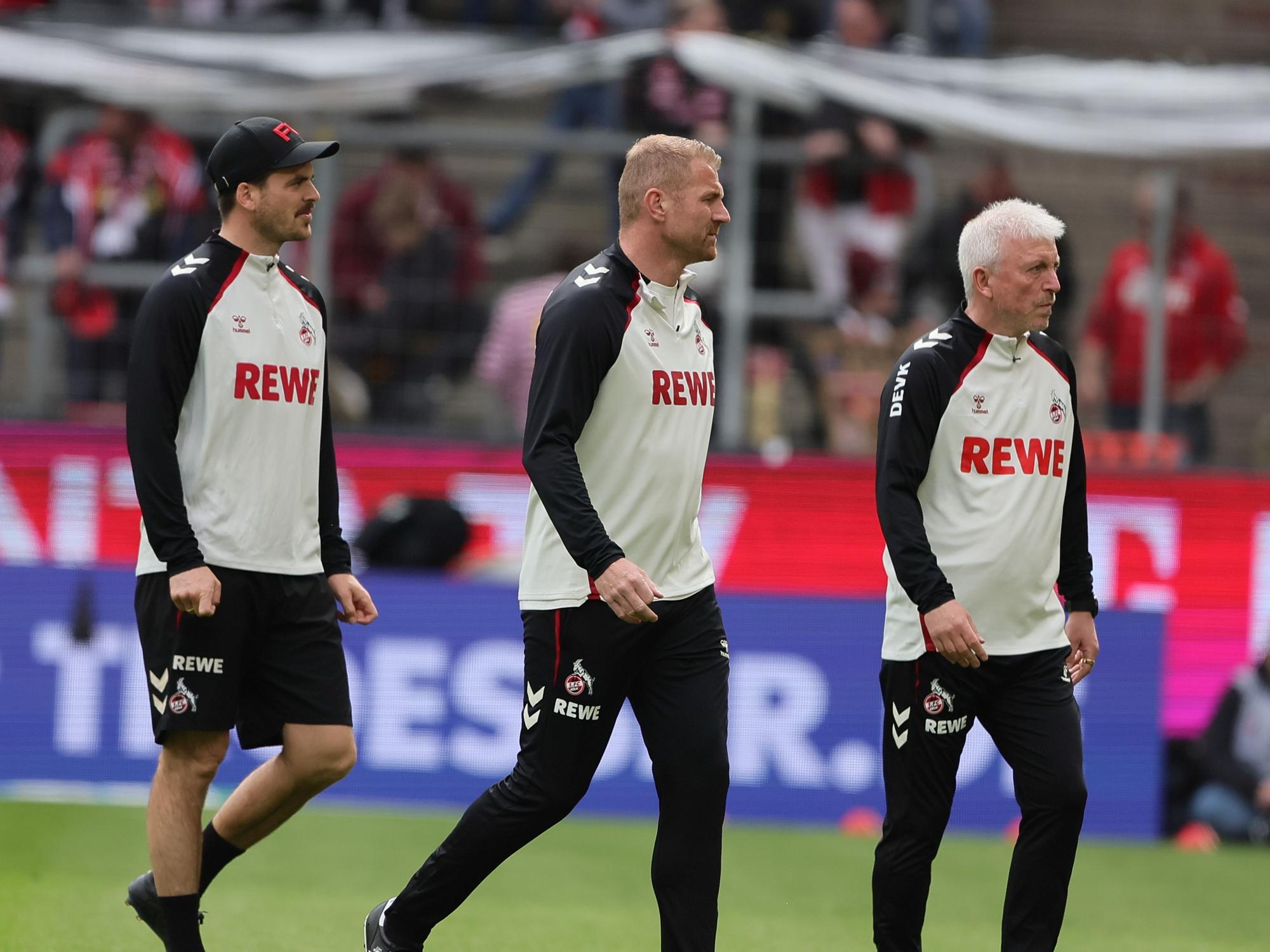Max Weuthen, Lukas Sinkiewicz und Armin Reutershahn beim Spiel gegen Heidenheim.