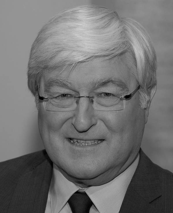 Bernhard Töppers, ZDF-Rechtsexperte und Moderator von „Wie würden Sie entscheiden?“, ist im Alter von 81 Jahren gestorben. (Bild: ZDF / Michael Kramers)