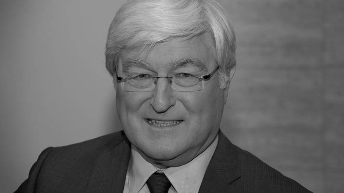 Bernhard Töppers, ZDF-Rechtsexperte und Moderator von „Wie würden Sie entscheiden?“, ist im Alter von 81 Jahren gestorben. (Bild: ZDF / Michael Kramers)