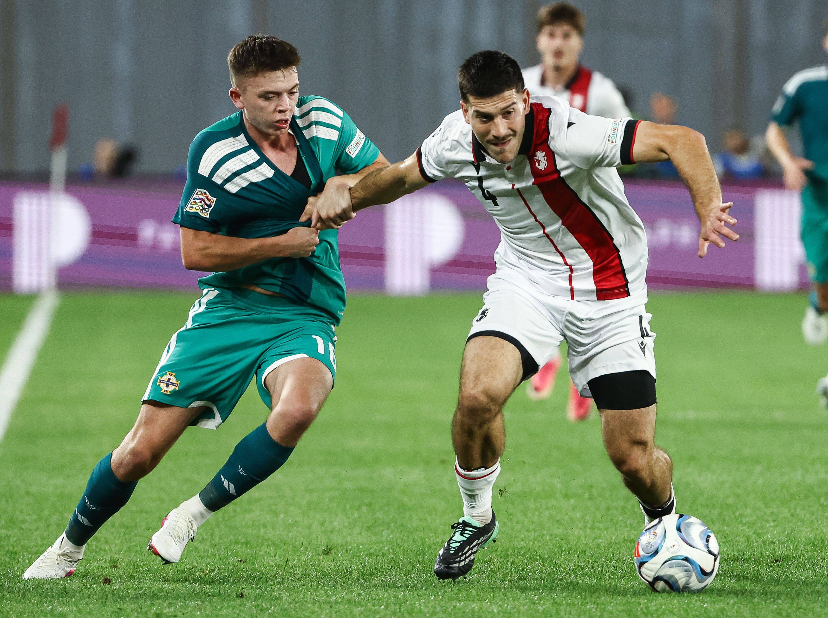 Luka Lochoshvili im Spiel gegen Nordirland.