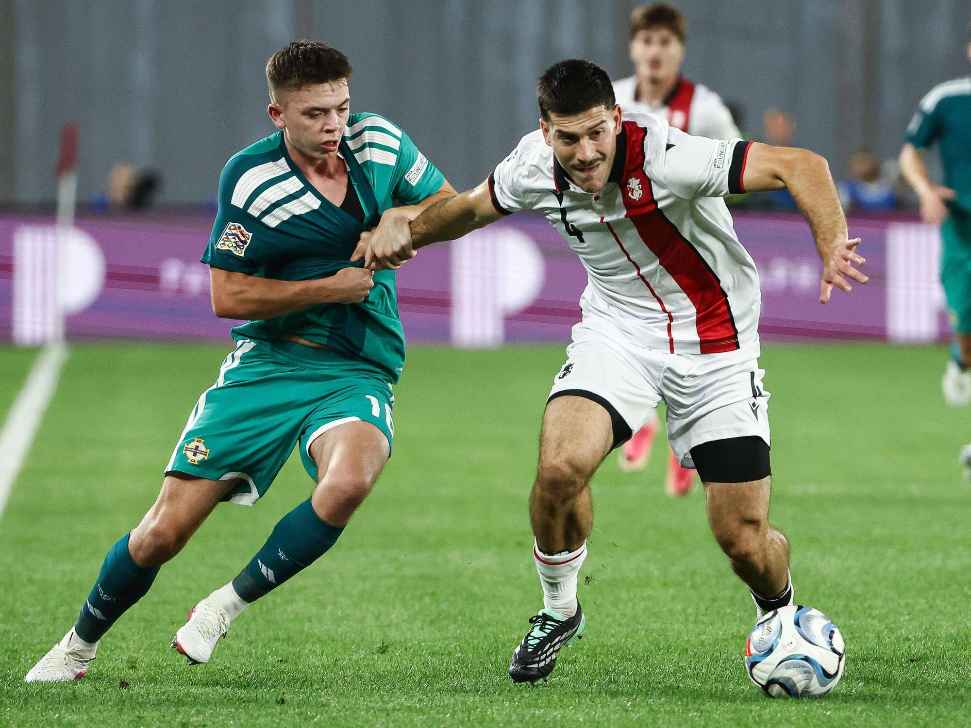 Luka Lochoshvili im Spiel gegen Nordirland.