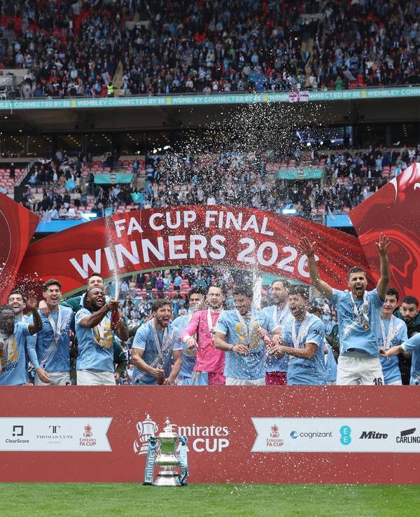 Manchester City jubelt beim FC-Cup-Finale.