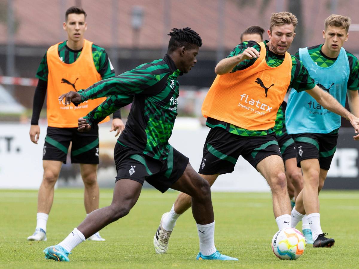 Breel Embolo im Training für Borussia Mönchengladbach.