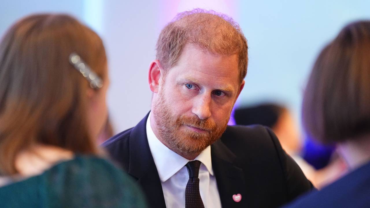 Prinz Harry, Herzog von Sussex, trifft eine Gewinnerin im Rahmen der WellChild Awards 2026.