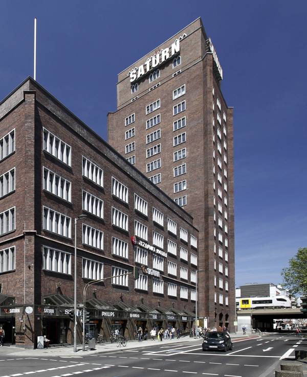 Das Hansa-Hochhaus am Hansaring in Köln. Nach dem Umzug des Xperion Köln in die Innenstadt steht nun fest, wer in die Immobilie einzieht.