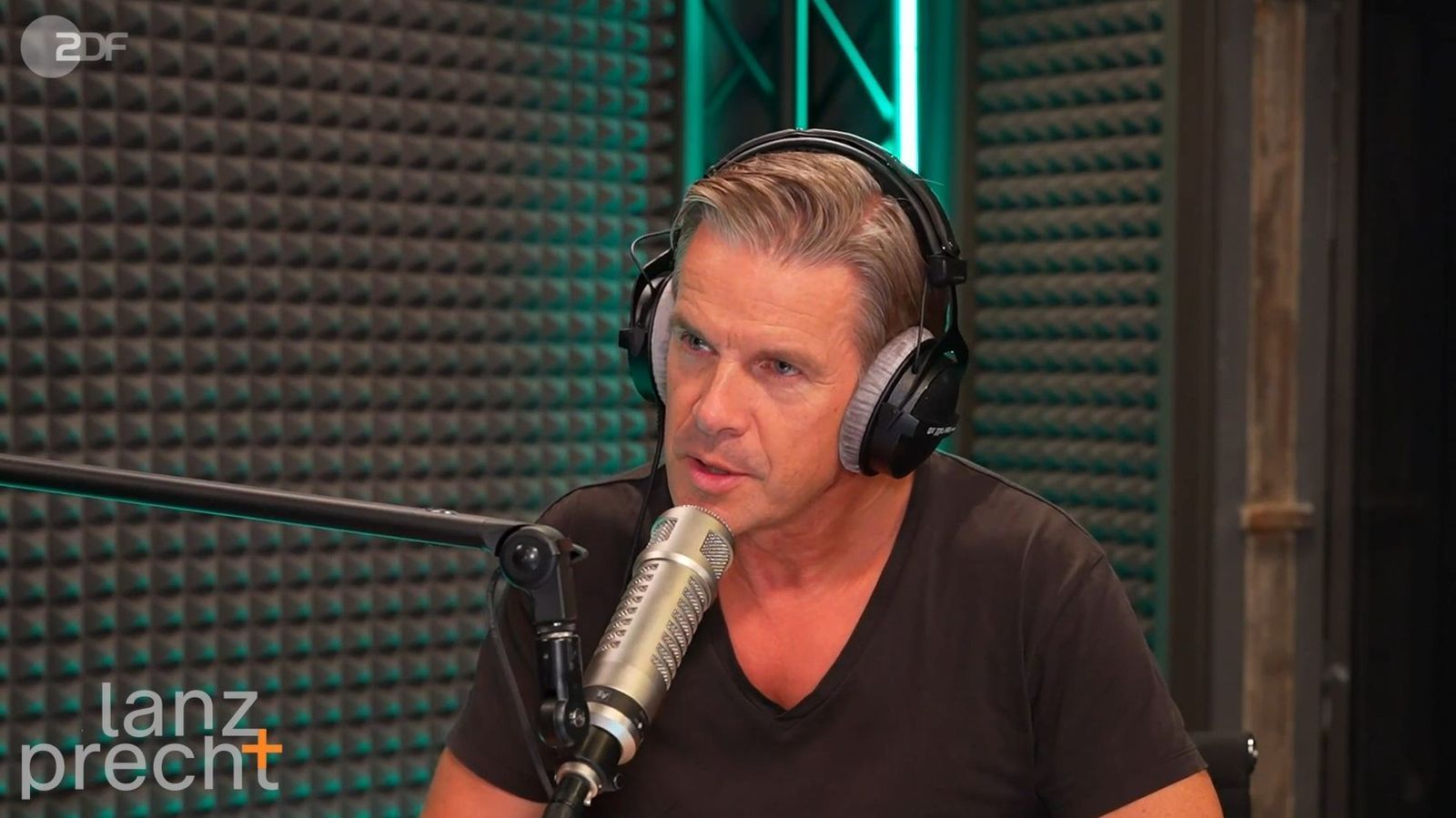 Markus Lanz hat in der neusten Folge des Podcasts „Lanz + Precht“ über die PISA-Ergebnisse gesprochen. (Bild: ZDF / Lanz + Precht)