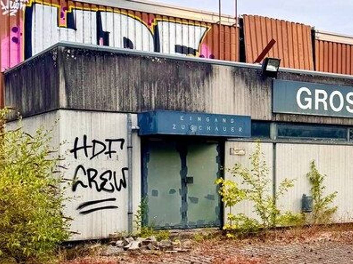 Dreifachsporthalle auf der Bezirkssportanlage Bocklemünd ist inzwischen eine Ruine.