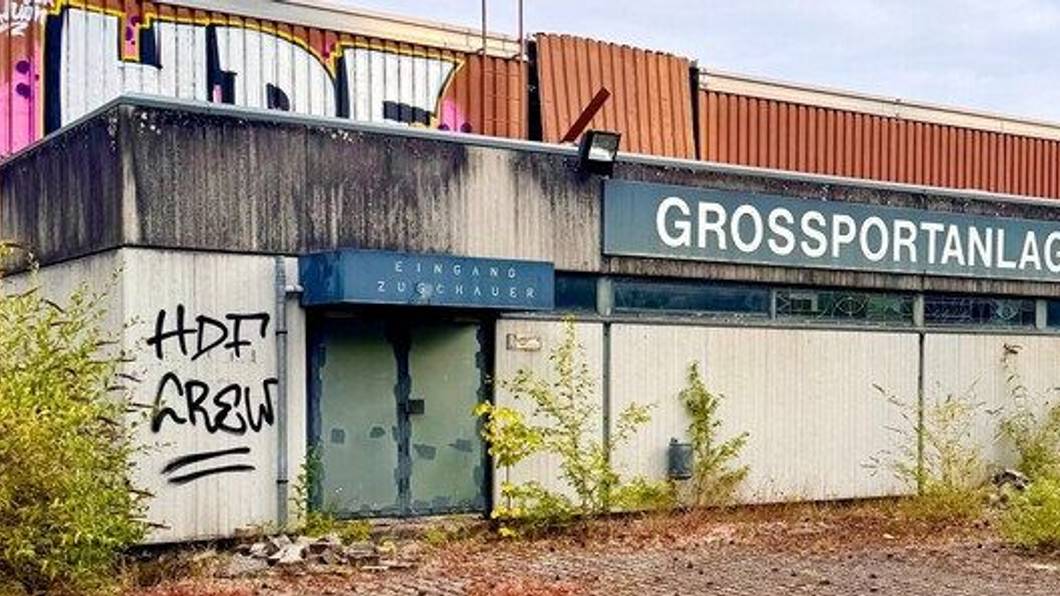 Dreifachsporthalle auf der Bezirkssportanlage Bocklemünd ist inzwischen eine Ruine.