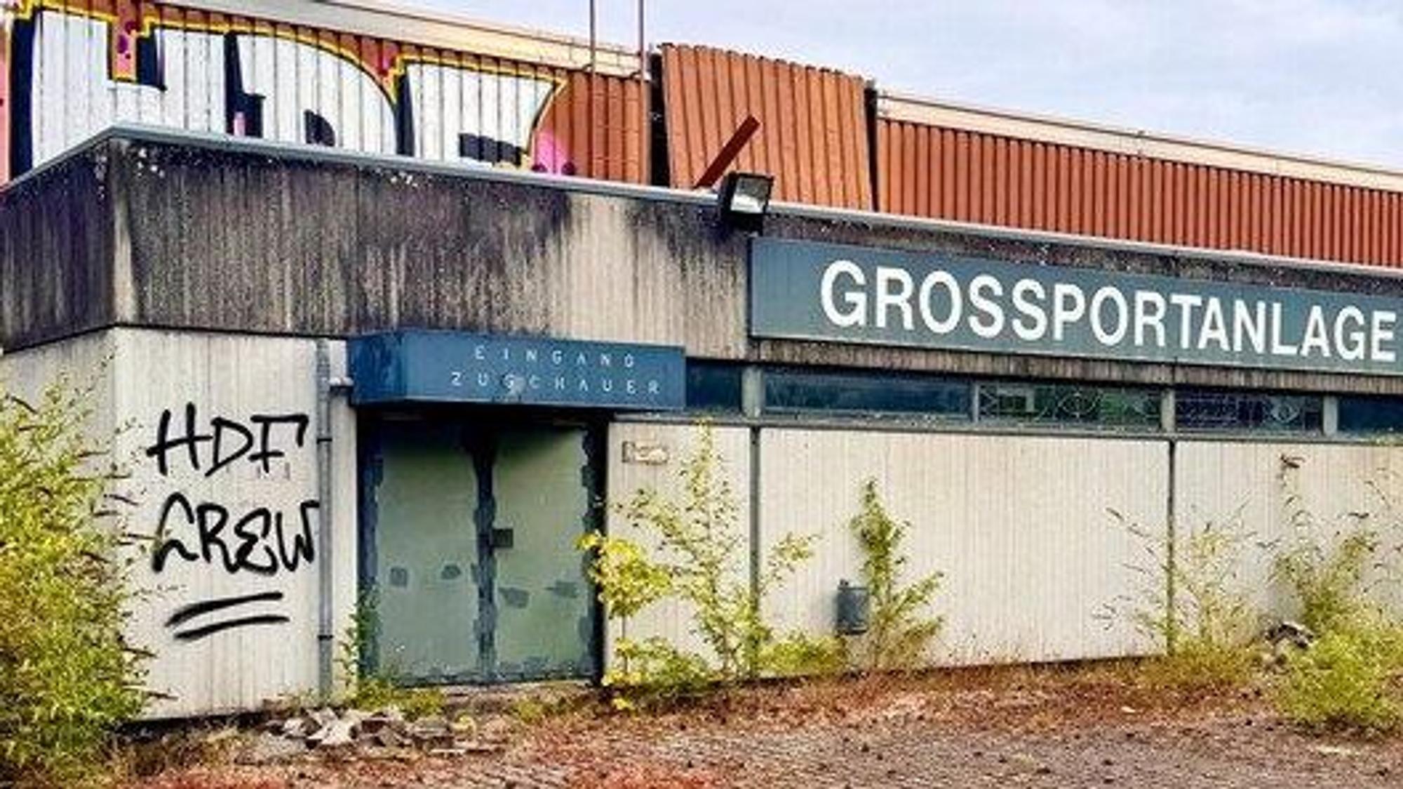 Dreifachsporthalle auf der Bezirkssportanlage Bocklemünd ist inzwischen eine Ruine.
