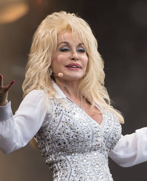 Dolly Parton hat wenige Wochen vor ihrem Tod ein Duett mit U2-Sänger Bono aufgenommen. (Bild: 2014 Getty Images/Ian Gavan)