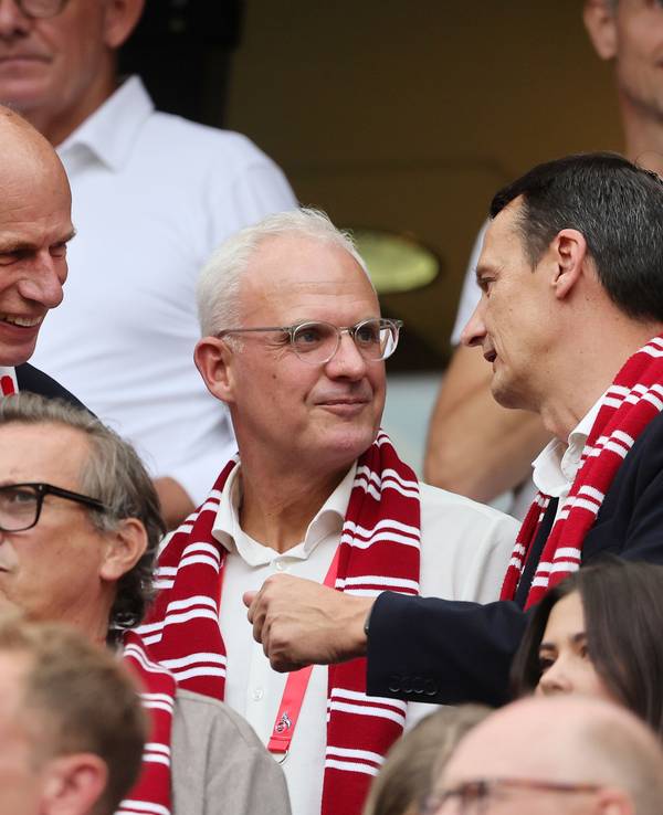 Präsident Jörn Stobbe und seine Vize Jörg Alvermann sowie Ulf Sobek (1. FC Köln) beim Heimspiel gegen Werder Bremen am 12. September 2026.