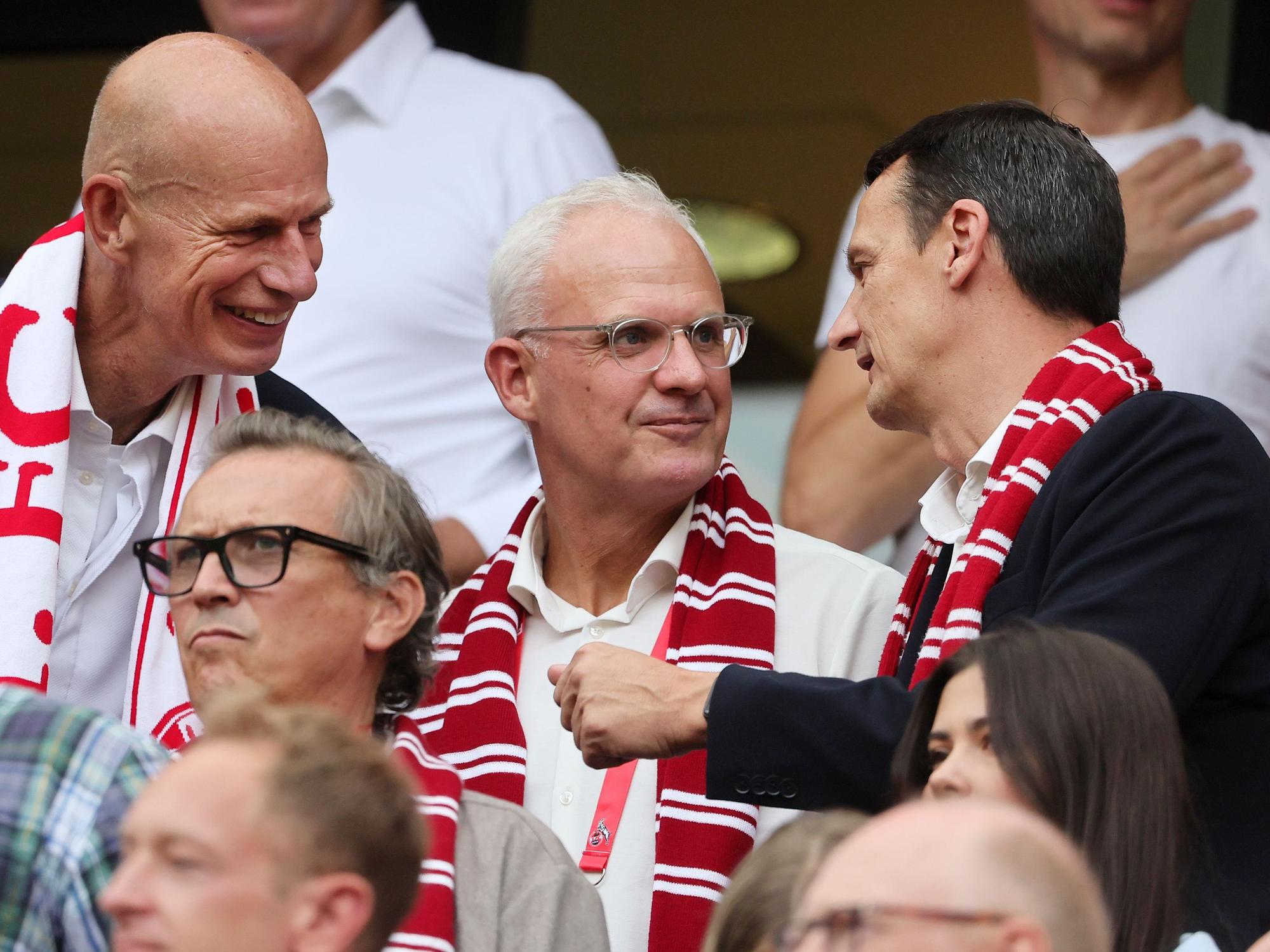 Präsident Jörn Stobbe und seine Vize Jörg Alvermann sowie Ulf Sobek (1. FC Köln) beim Heimspiel gegen Werder Bremen am 12. September 2026.