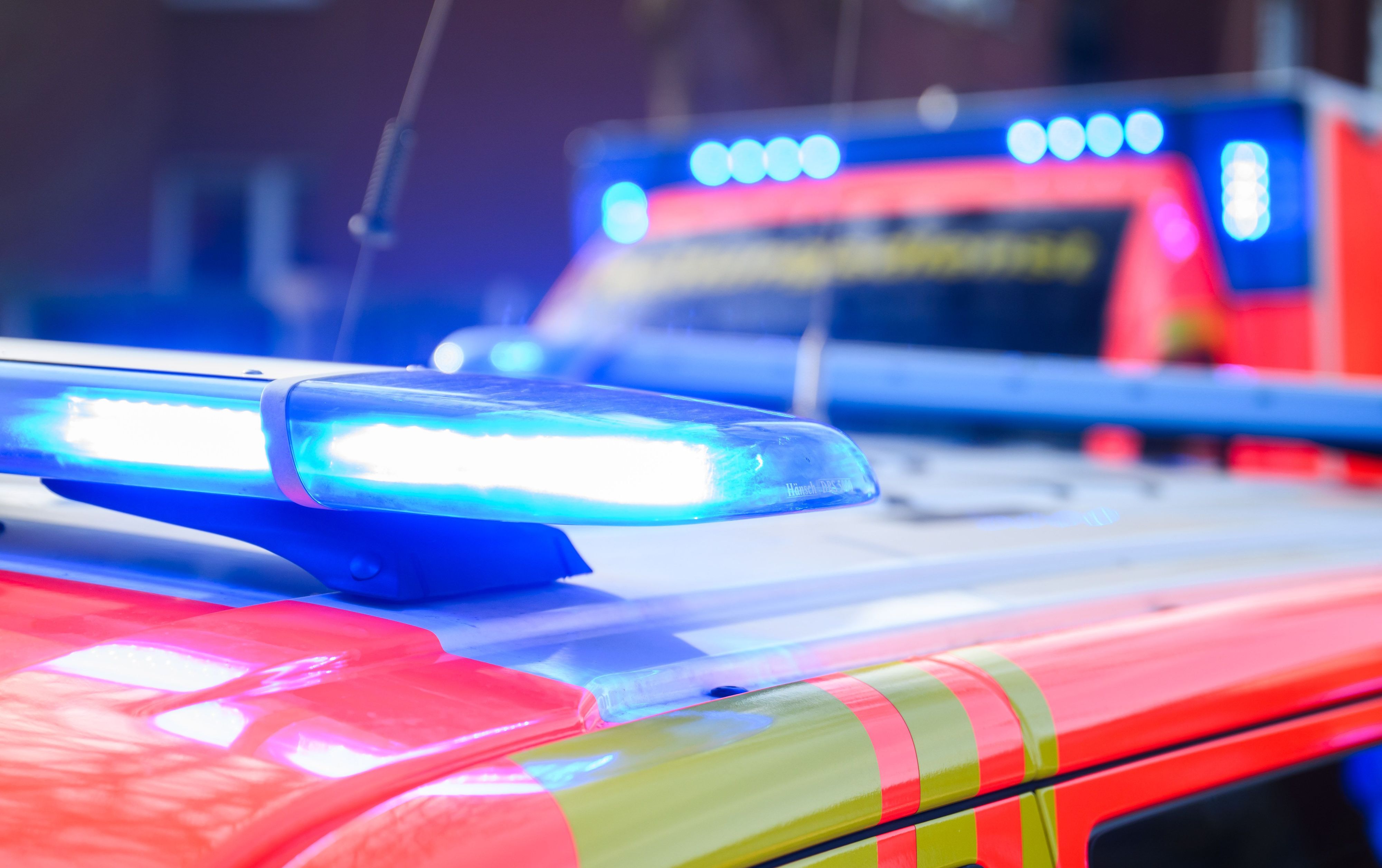 Vier Menschen sind bei dem Unfall schwer verletzt worden. (Symbolbild)