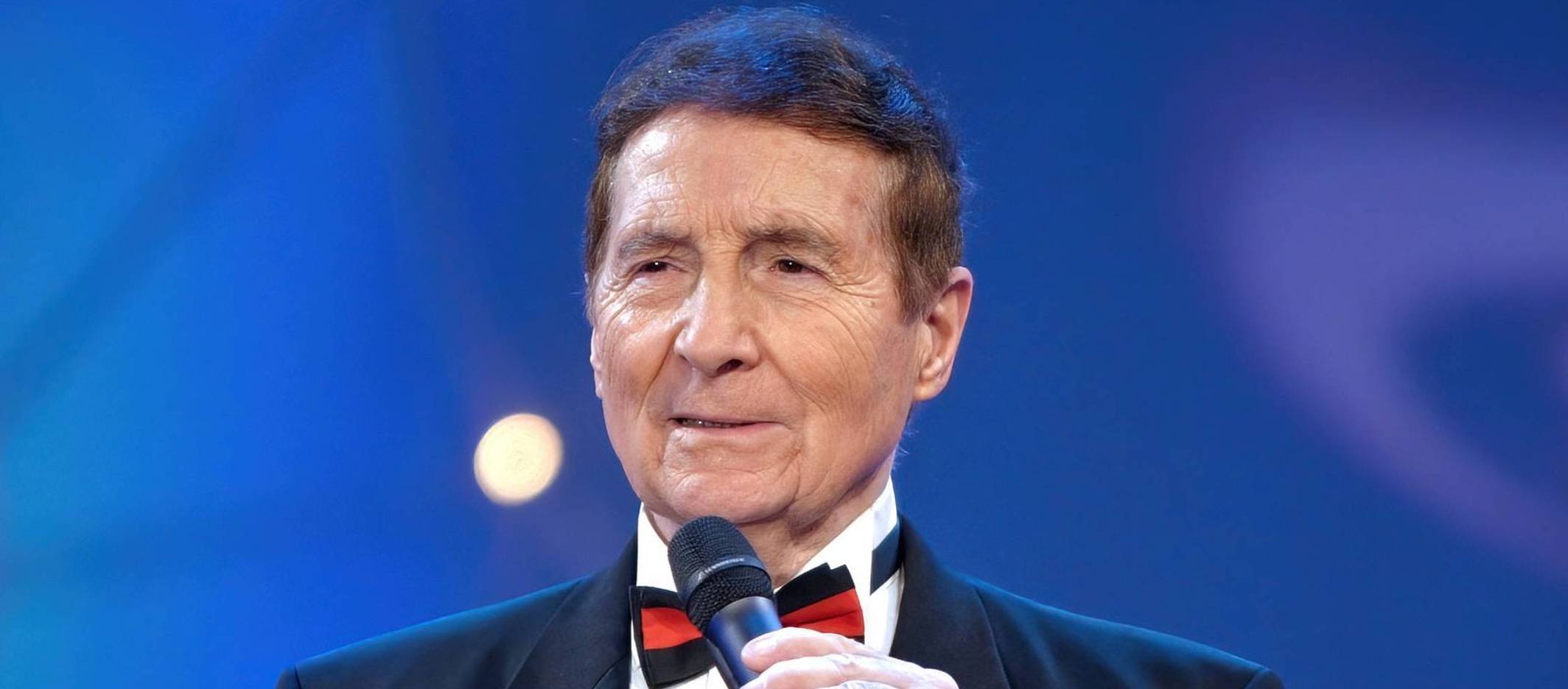 Freddy Quinn - hier bei einem TV-Auftritt 2005 - feiert am 27. September seinen 95. Geburtstag. (Bild: IMAGO / STAR-MEDIA)