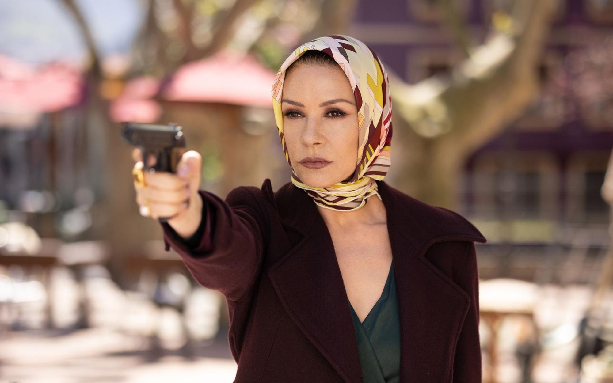 Jackie Price (Catherine Zeta-Jones) weiß sich selbst zu verteidigen. (Bild: Fremantle and Steel Springs Pictures 2026)