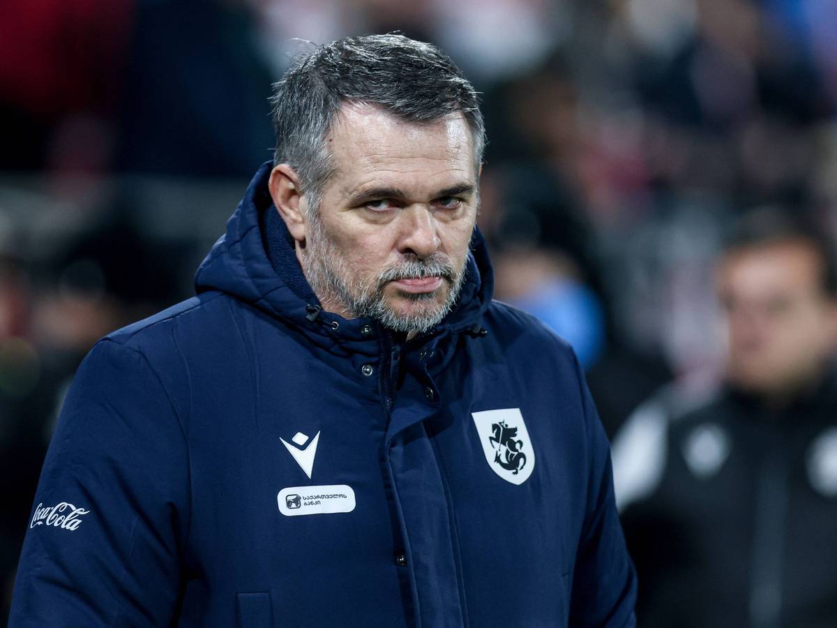 Willy Sagnol schaut bedröppelt.