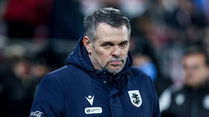 Willy Sagnol schaut bedröppelt.