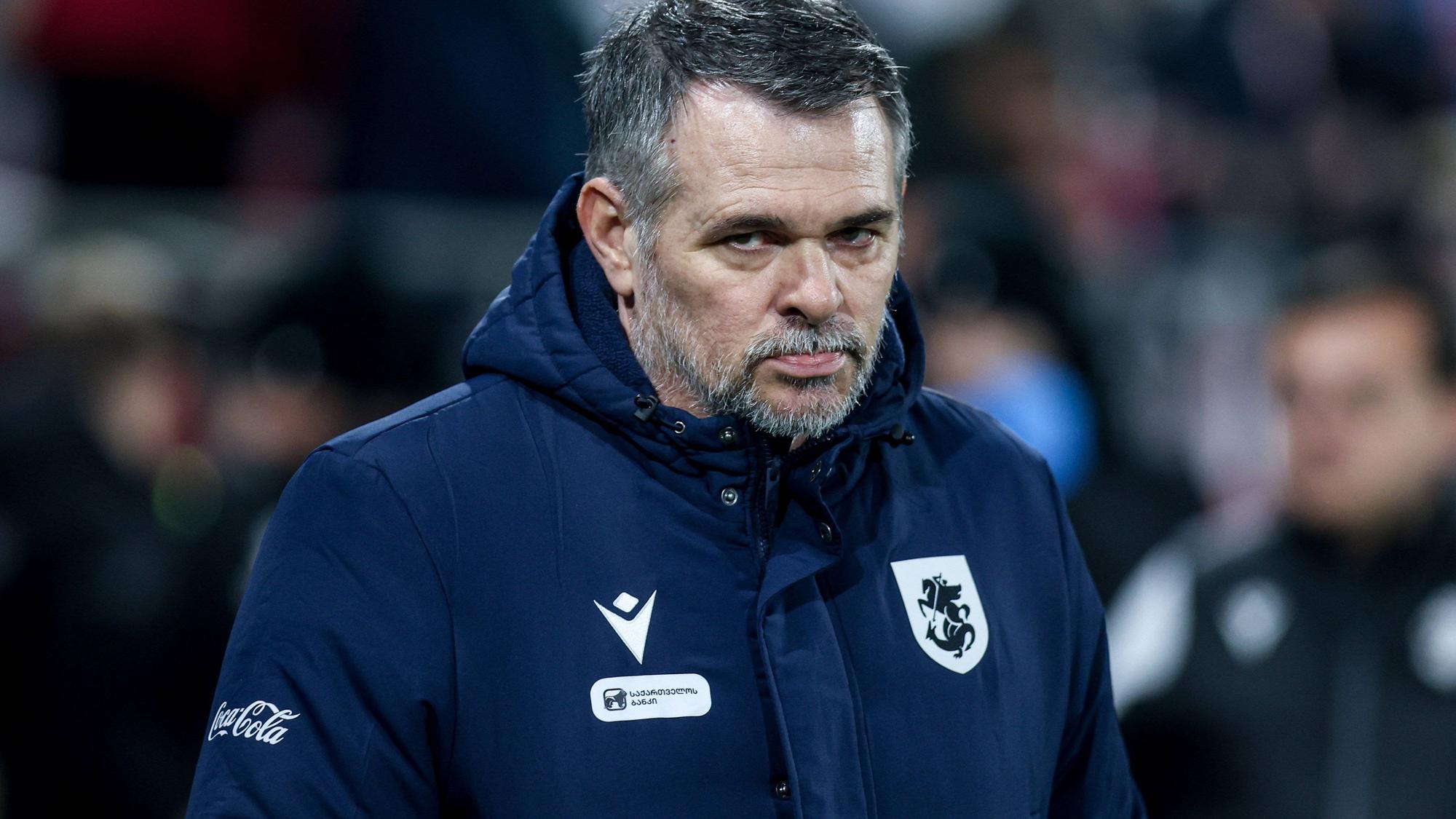 Willy Sagnol schaut bedröppelt.