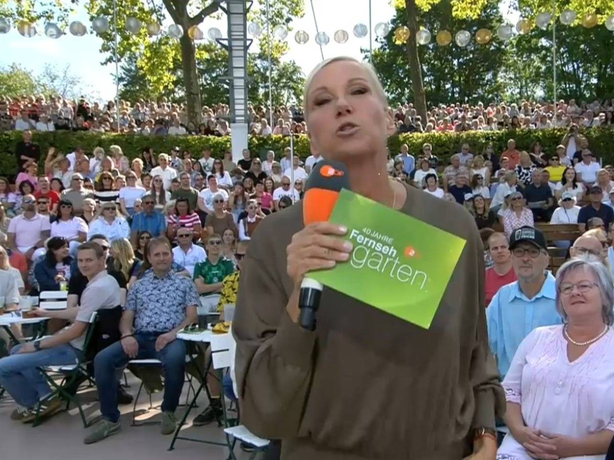 Moderatorin Andrea Kiewel feierte mit dem Publikum auf dem Mainzer Lerchenberg den Abschluss des Fernsehgarten-Jahres 2026.