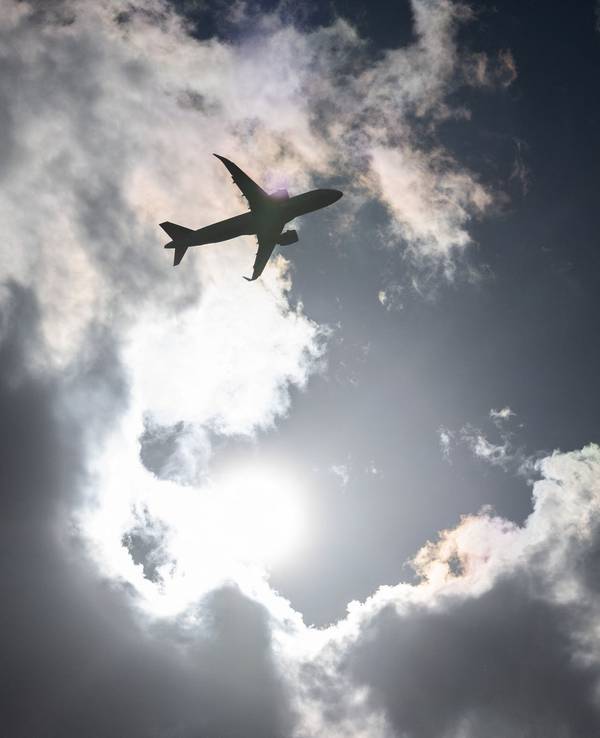 Lufthansa-Flug wegen brennender Powerbank umgeleitet