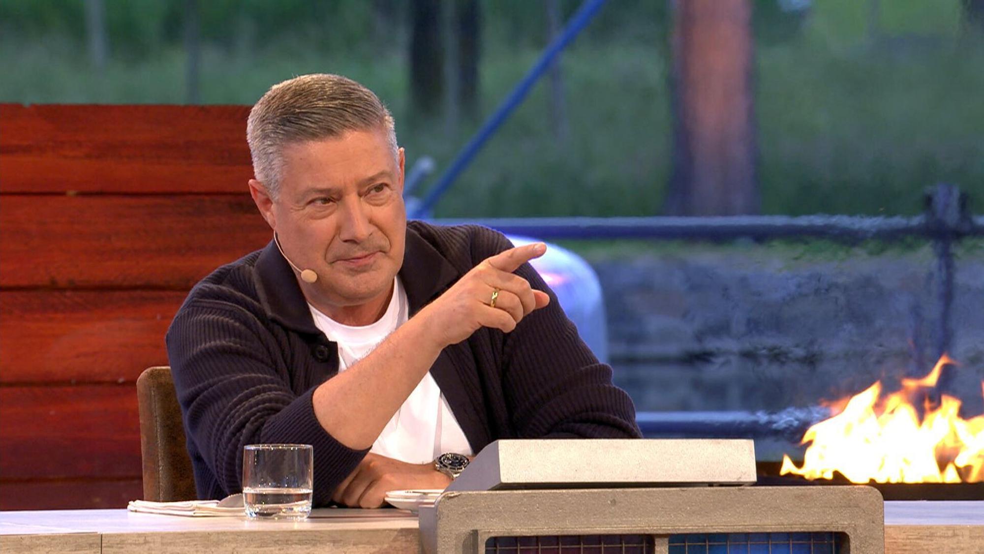 Es wird nicht besser, im Gegenteil: Joachim Llambi nennt Köppens Teller eine „Frechheit“ und raunzt: „Das ist doch Mist!“ Er gibt nur einen einzigen Punkt. (Bild: RTL)