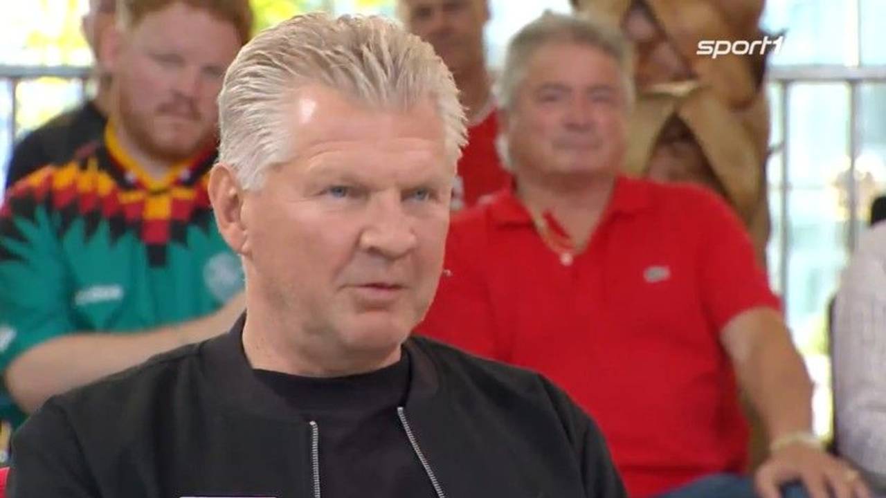 Stefan Effenberg sitzt im Doppelpass