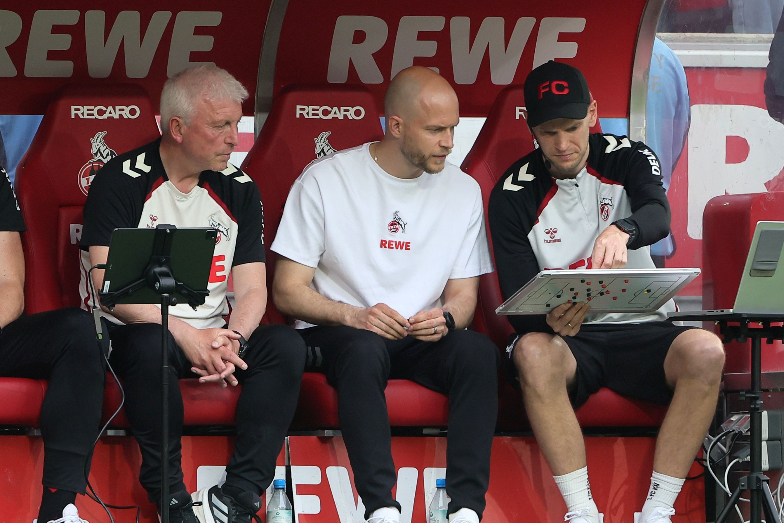 Armin Reutershahn, René Wagner und Denis Huckestein beim Spiel gegen Heidenheim.