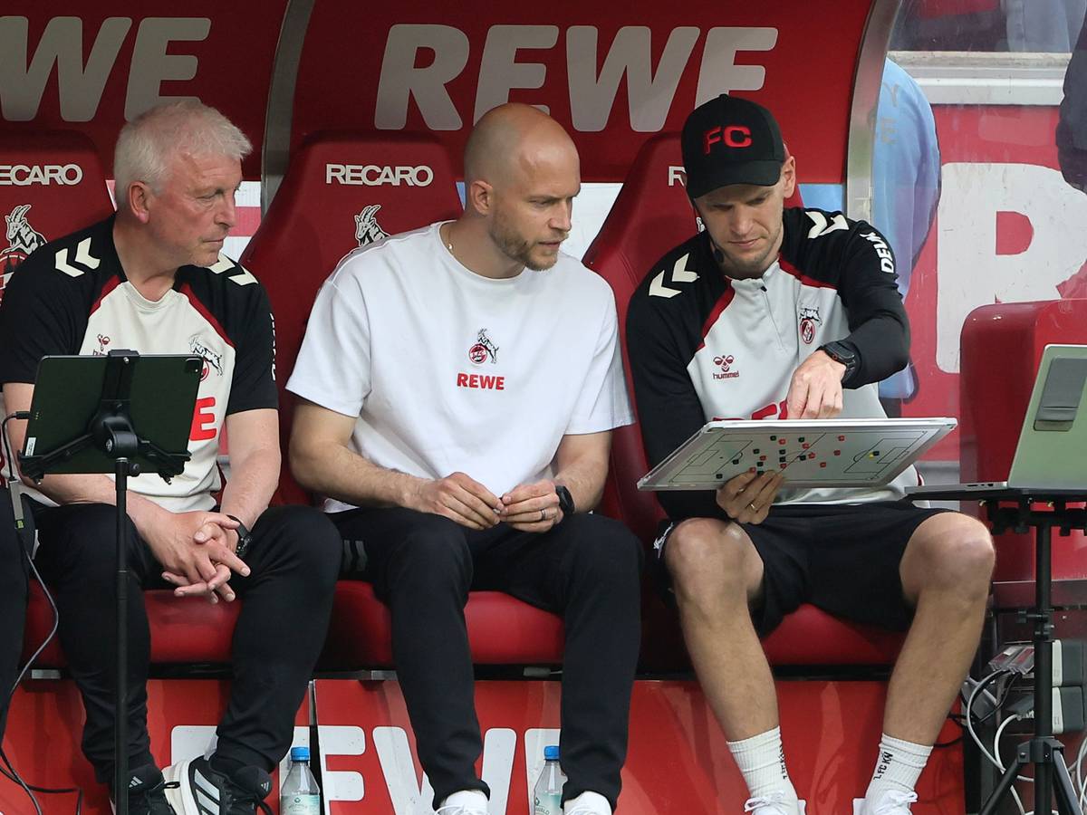 Armin Reutershahn, René Wagner und Denis Huckestein beim Spiel gegen Heidenheim.