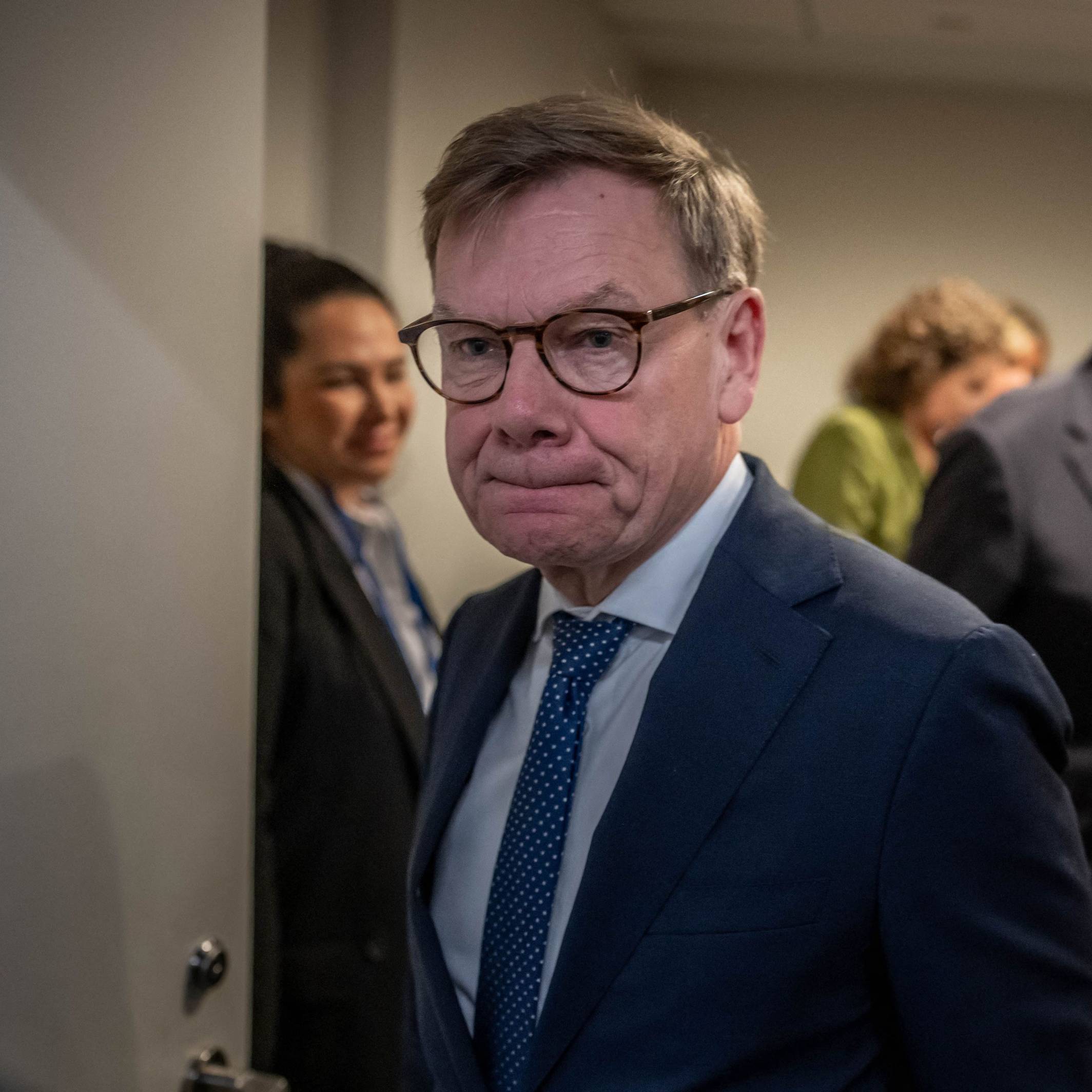 26.09.2026, USA, New York City: Johann Wadephul (CDU, 2.v.l), Außenminister, verlässt vor
Sergej Lawrow (2.v.r), Außenminister von Russland, den Besprechungsraum nach einem Treffen am Rande der Sitzung der UN Generalversammlung bei den Vereinten Nationen.
