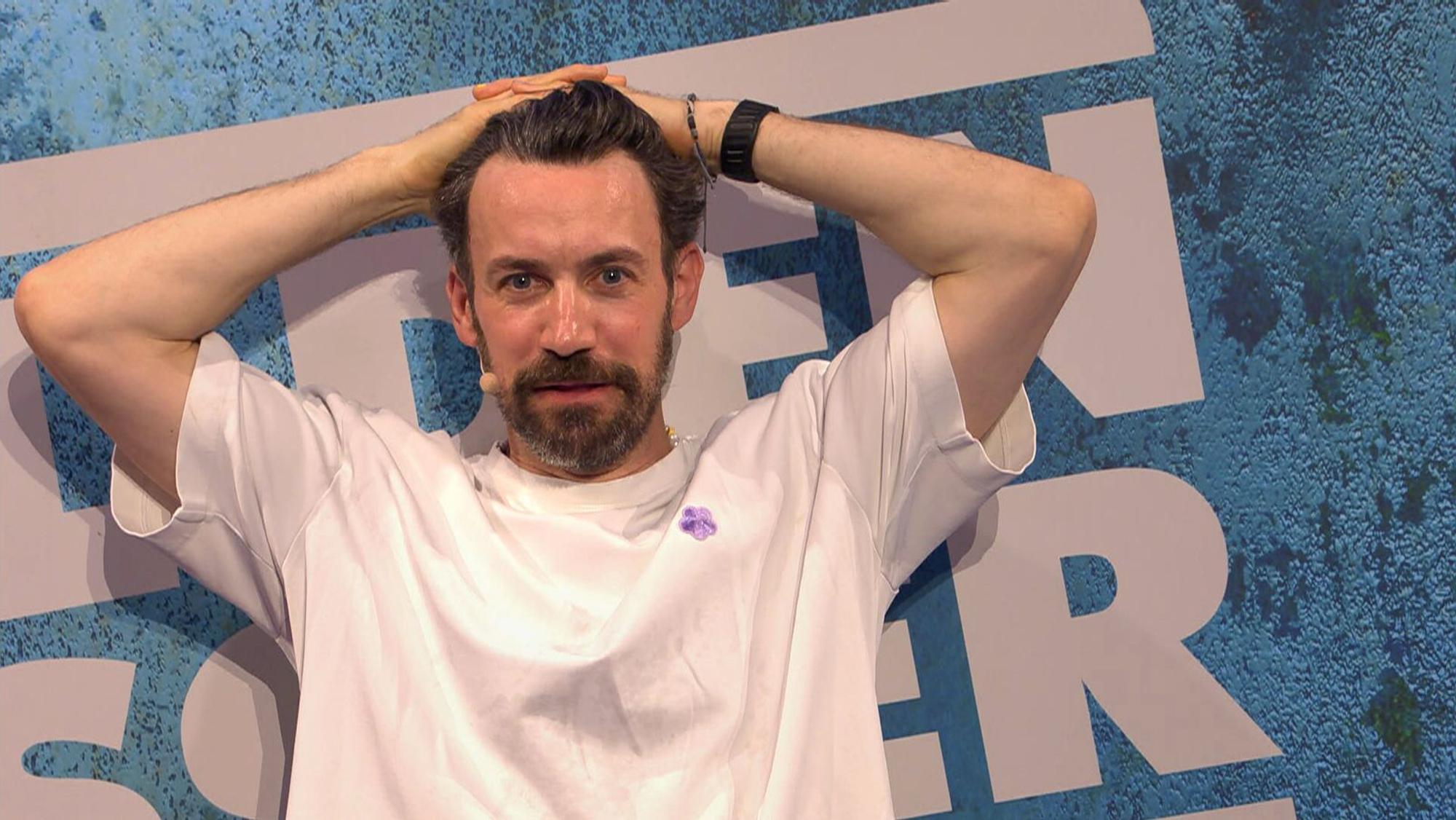 Jan Köppen, dem Scherzkeks, vergeht das Lachen. Henssler höhnt über seine Nachspeise: „Das wird's bei der nächsten Dschungelprüfung geben.“ Henssler gewinnt das letzte Sommer-Grillen souverän mit 80:62. (Bild: RTL)