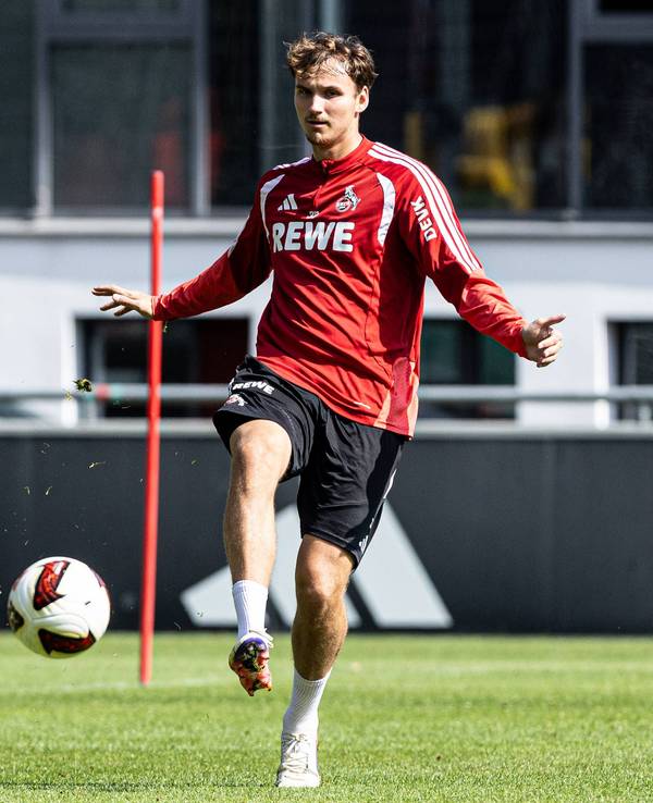 Rav van den Berg im Training des 1. FC Köln.