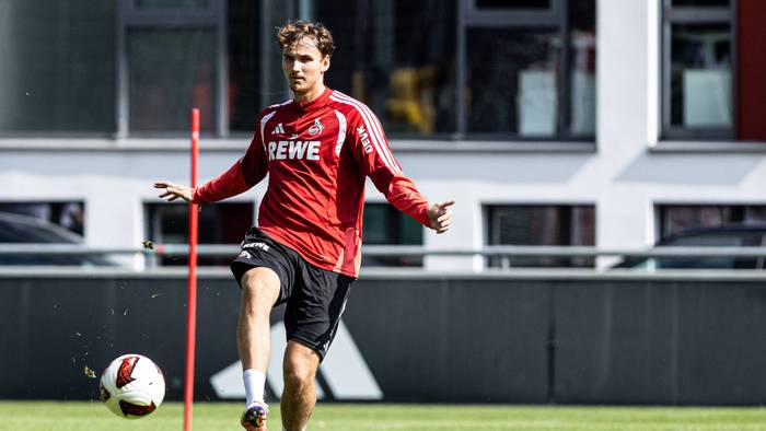 Rav van den Berg im Training des 1. FC Köln.