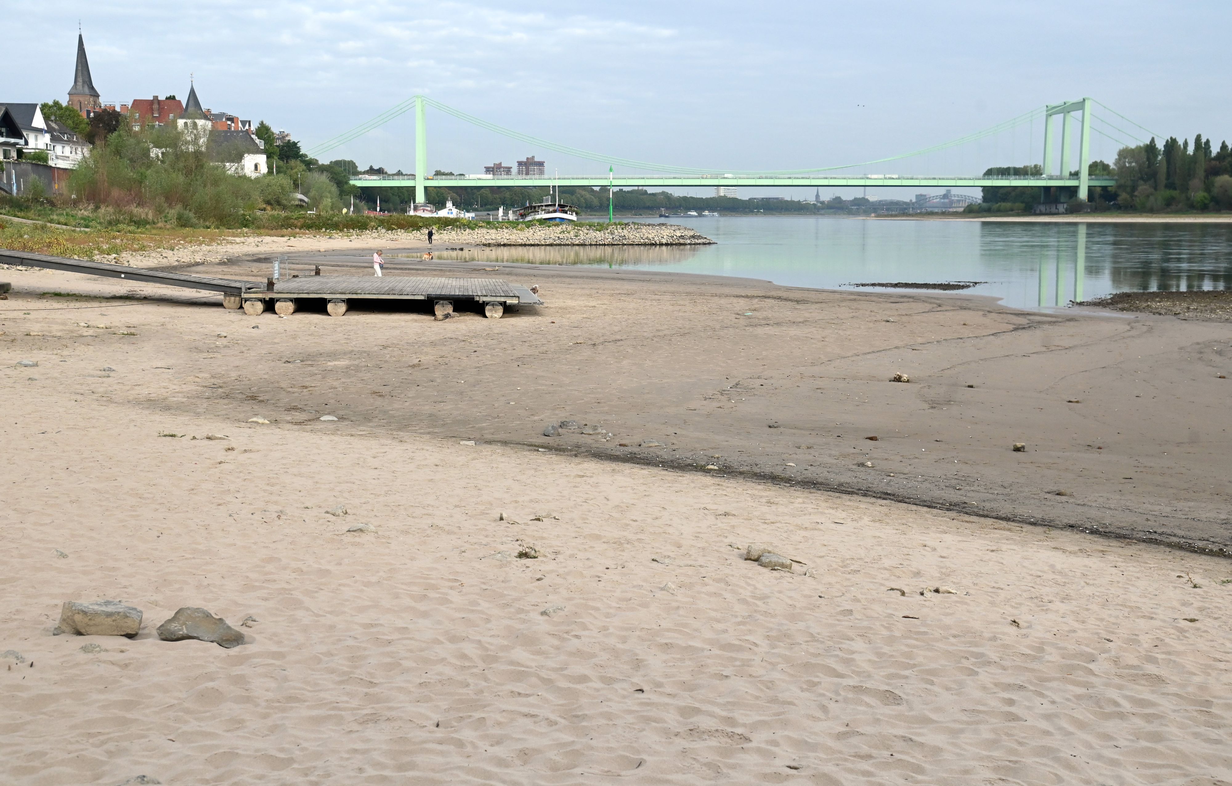 Der Rhein ist auf einen neuen Tiefststand gesunken. Am 27. September zeigte der Pegel mickrige 43 Zentimeter. Das Foto entstand am 22. September 2026.