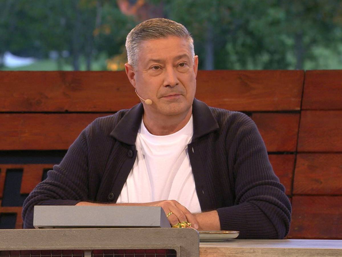 Joachim Llambi ist ein Mann der klaren Worte. Beim Staffelfinale von „Grill den Henssler Sommer-Special“ kanzelte er einen Koch für sein Speise hart ab: „Das ist doch Mist, was du da gemacht hast.“ Wen traf sein Juror-Groll? (Bild: RTL)