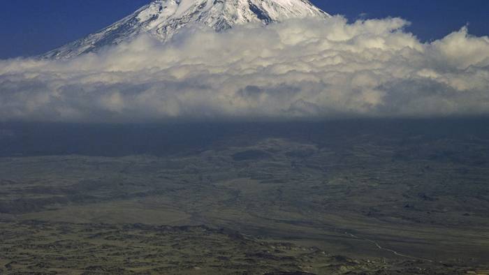 Großer Ararat (5165m) in Ostanatolien/Türkei (iblwga00340241)