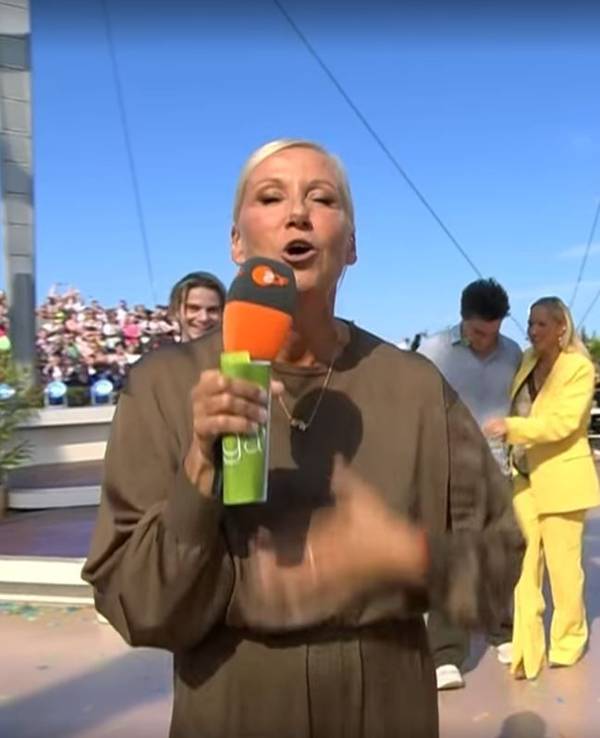 Andrea Kiewel hat sich mit der letzten regulären Ausgabe des Jahres vom heimischen Publikum des „ZDF-Fernsehgartens“ verabschiedet.