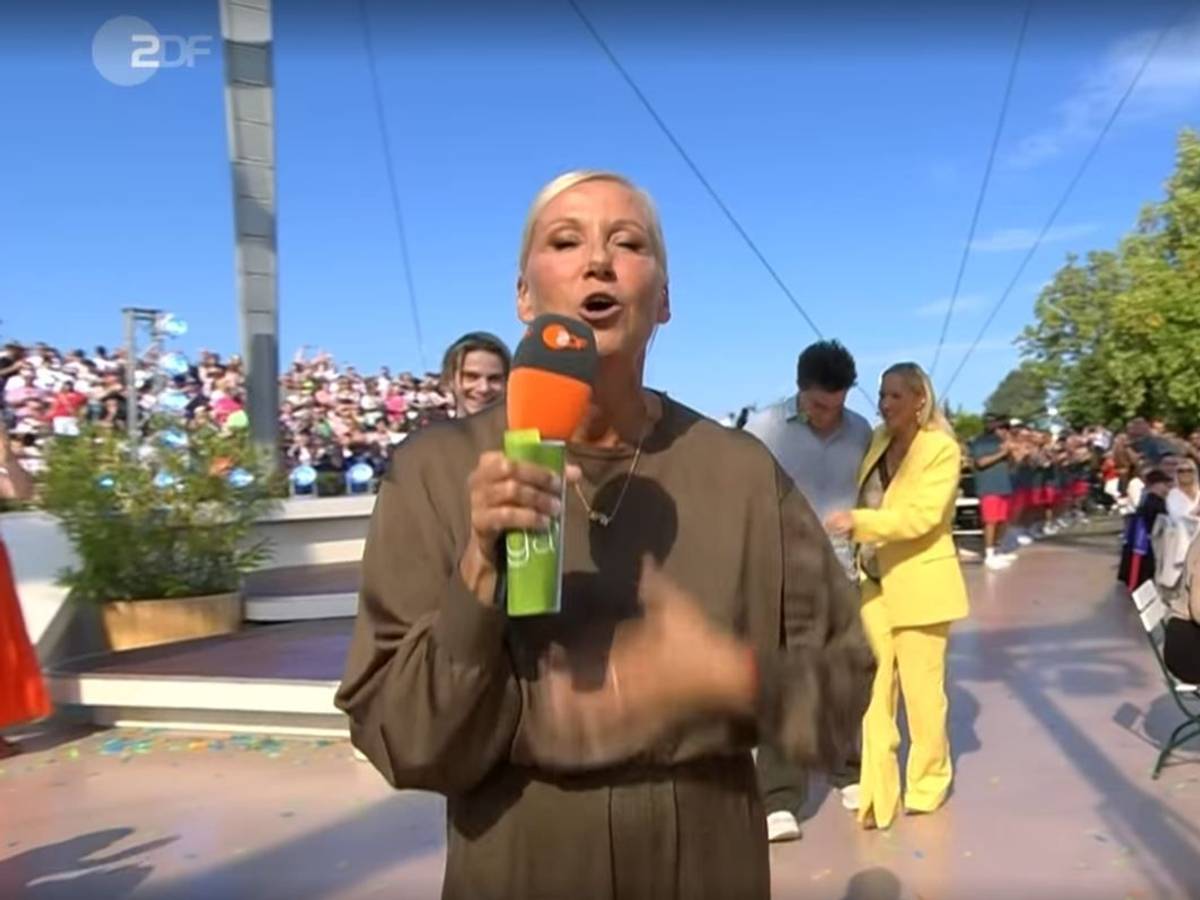 Andrea Kiewel hat sich mit der letzten regulären Ausgabe des Jahres vom heimischen Publikum des „ZDF-Fernsehgartens“ verabschiedet.