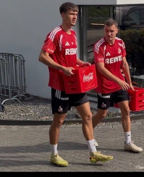 Luc Dabrowski und Etienne Borie (r.) auf dem Weg zum FC-Training am Geißbockheim