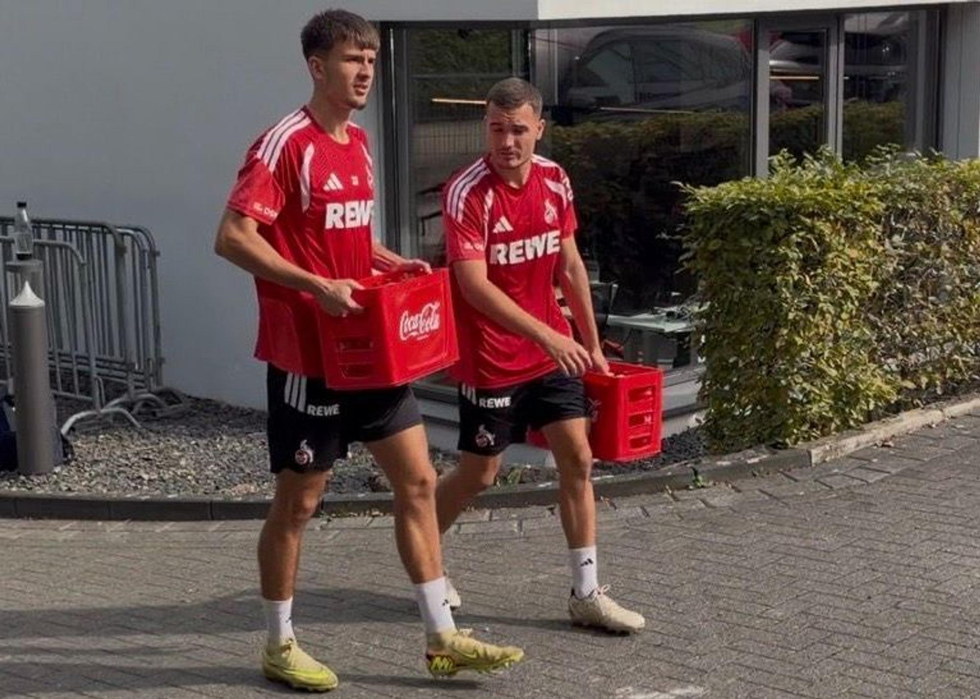 Luc Dabrowski und Etienne Borie (r.) auf dem Weg zum FC-Training am Geißbockheim